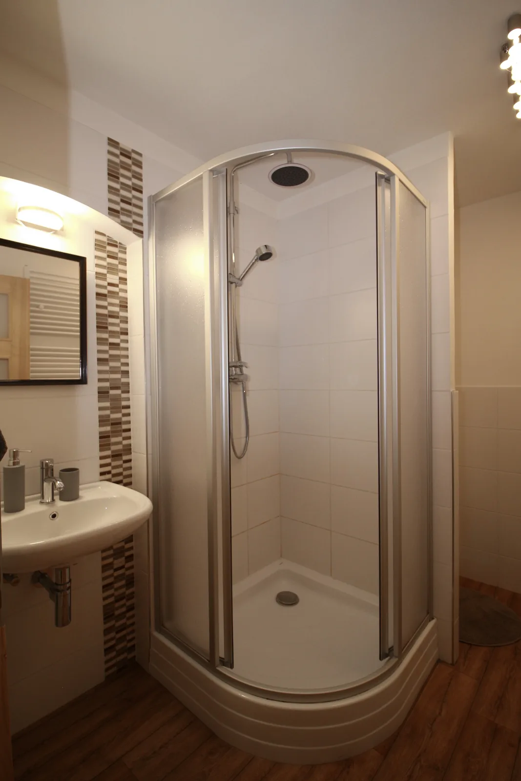 Apartmán Marzebill – koupelna se sprchovým koutem