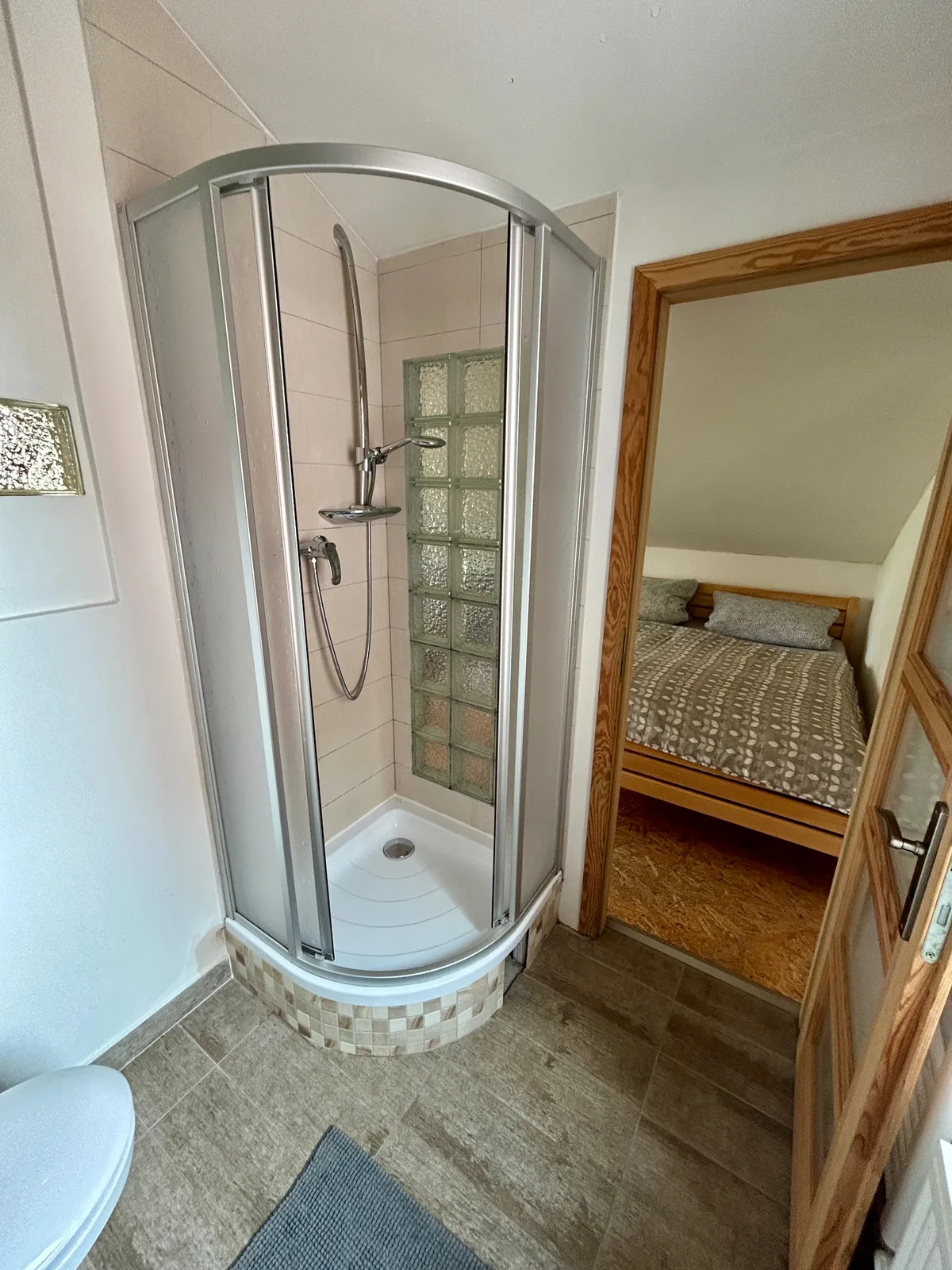 Apartmán Vejmínek – sprchový kout